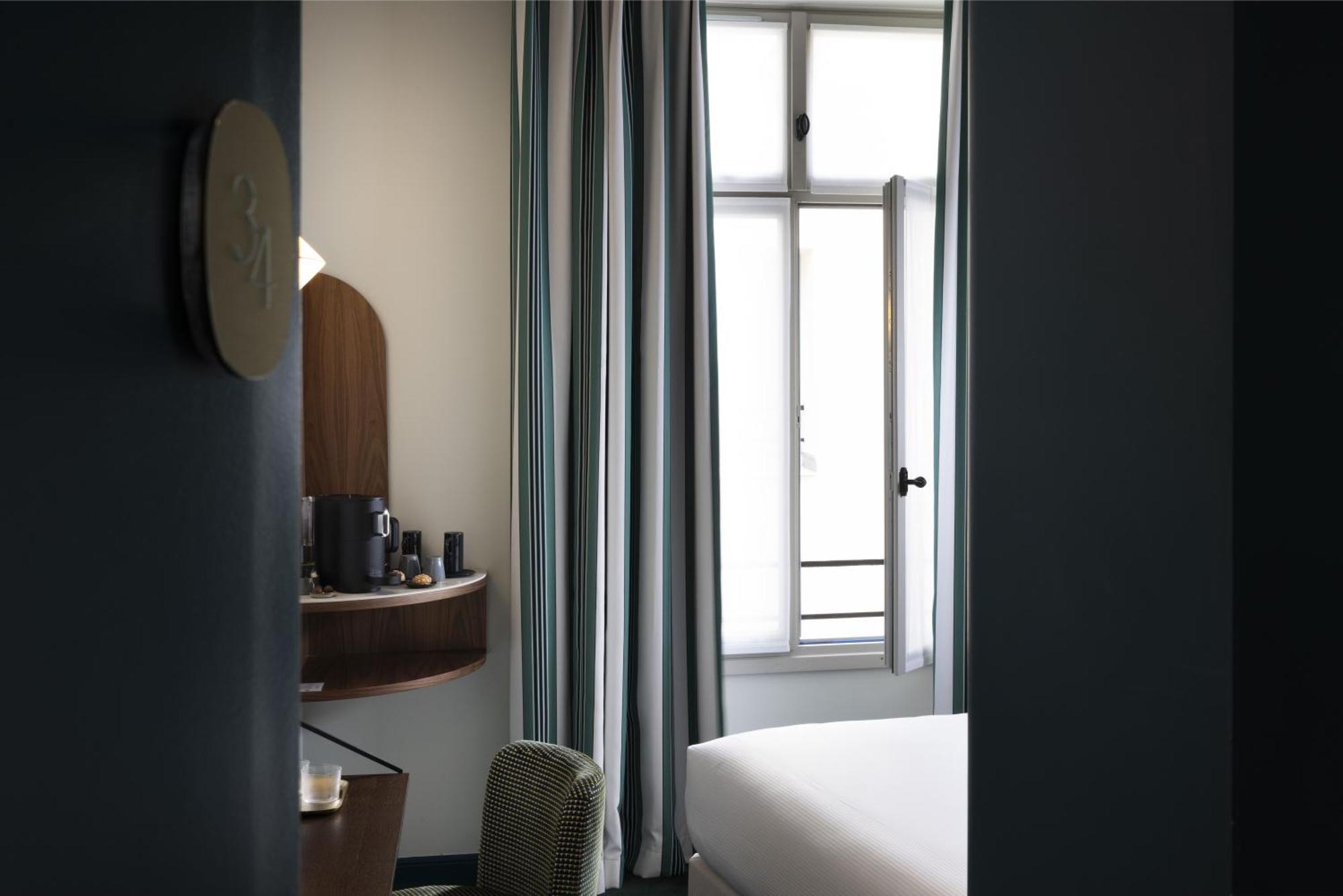 Hotel L De Lutece - Notre-Dame Париж Екстериор снимка