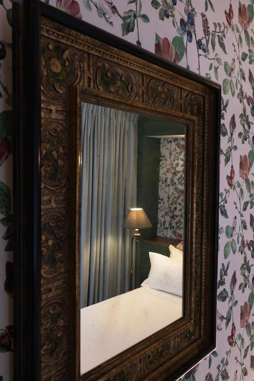 Hotel L De Lutece - Notre-Dame Париж Екстериор снимка